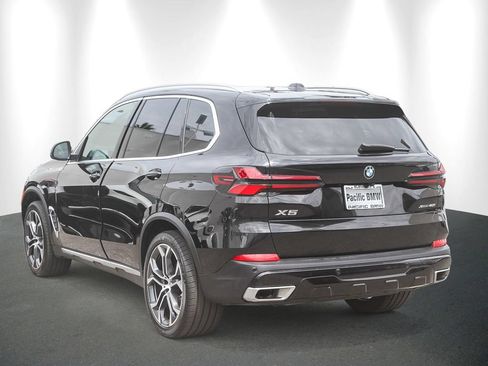 Used 2024 BMW X5 xDrive40i w/ Premium Package AWD/4WD image 4