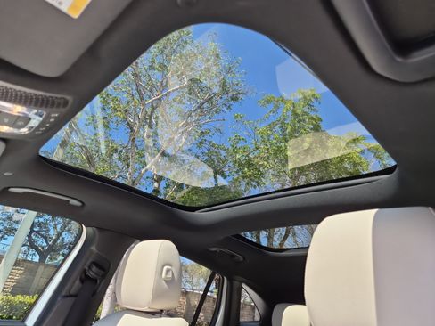 Used 2021 Mercedes-Benz GLA 250 w/ Premium Package image 21