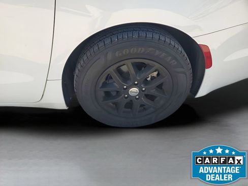 Used 2022 Chrysler Pacifica Touring-L image 22