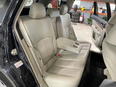 Used 2013 Subaru Outback 2.5i Limited w/ Moonroof Pkg AWD/4WD image 18