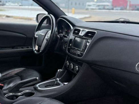 Used 2011 Chrysler 200 Limited image 12