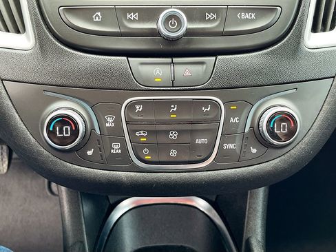 Used 2024 Chevrolet Malibu LT FWD image 16