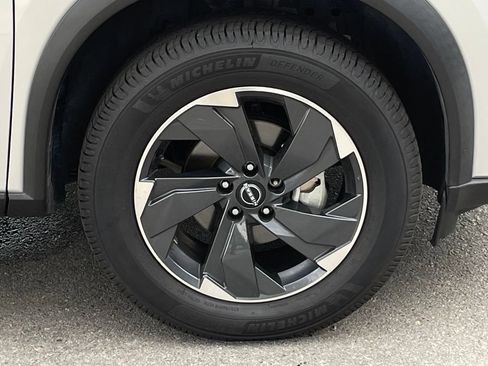 Used 2024 Nissan Rogue SV FWD image 31
