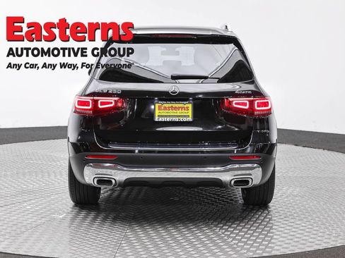 Used 2022 Mercedes-Benz GLB 250 4MATIC w/ Premium Package Lite image 6