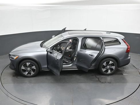 Used 2020 Volvo V60 T5 Cross Country w/ Protection Package AWD/4WD image 36