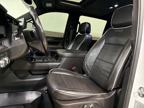 Used 2024 GMC Sierra 2500 AT4X image 15