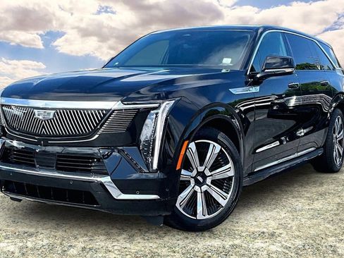 Used 2025 Cadillac Escalade IQ Luxury 2 w/ LPO, Premium Carpet Package AWD/4WD image 3