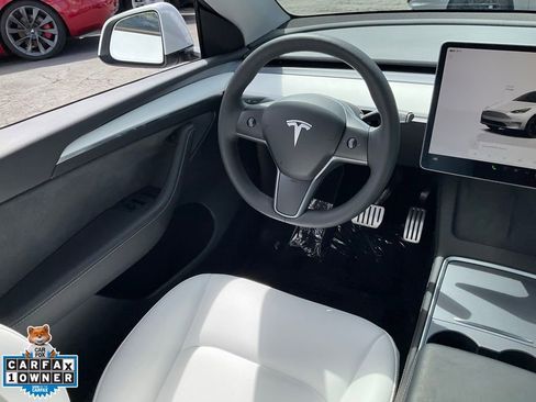 Used 2023 Tesla Model Y Performance image 37
