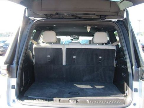 Used 2026 Jeep Grand Wagoneer Limited w/ Convenience Group I AWD/4WD image 19