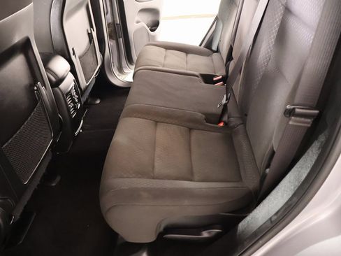 Used 2021 Jeep Grand Cherokee Laredo image 11