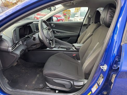 Certified 2022 Hyundai Elantra SEL image 12