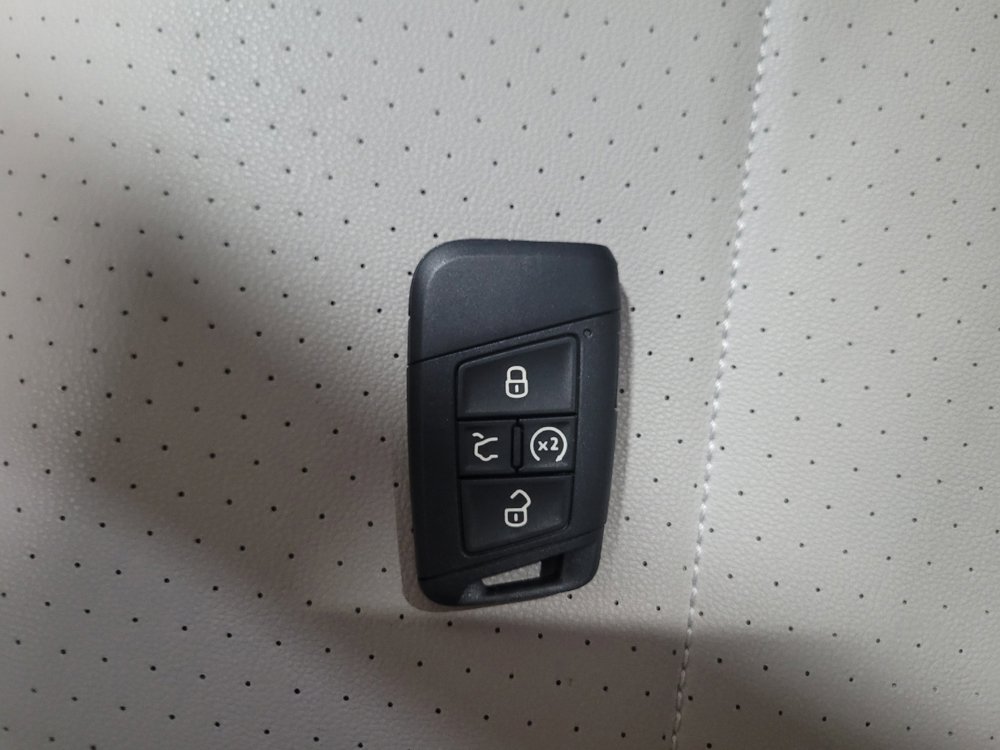Used 2023 Volkswagen Jetta SE FWD image 32