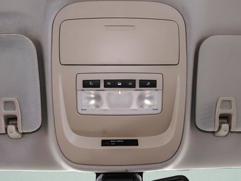 Used 2016 Chevrolet Colorado Z71 AWD/4WD image 18