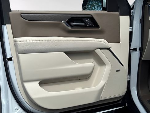 New 2026 GMC Yukon XL Denali w/ Sun & Power Step Package AWD/4WD image 19