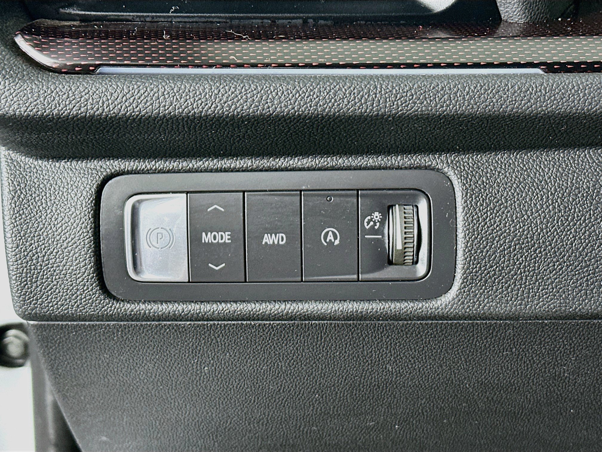 Used 2025 Chevrolet Traverse Z71 AWD/4WD image 17
