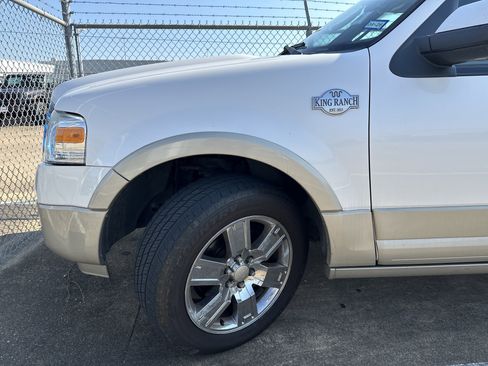 Used 2010 Ford Expedition EL 2WD image 12
