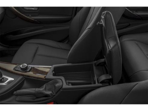 Used 2018 BMW 320i xDrive Sedan AWD/4WD image 18