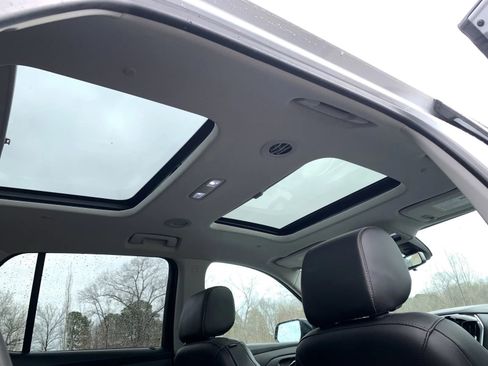 Used 2019 Chevrolet Traverse Premier w/ Redline Edition image 14