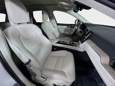Used 2023 Volvo XC60 B5 Plus w/ Protection Package Premier FWD image 31