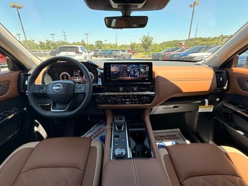 New 2026 Nissan Pathfinder Platinum AWD/4WD image 23