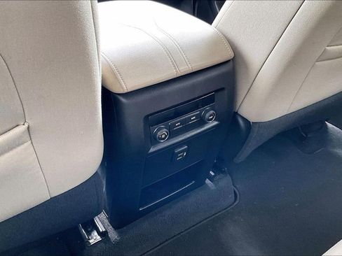 Used 2023 Chevrolet Traverse LS FWD image 34