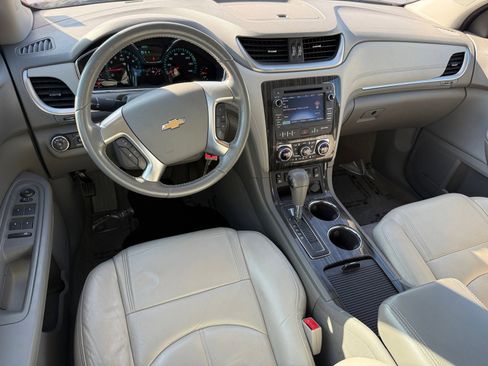 Used 2014 Chevrolet Traverse LT image 15