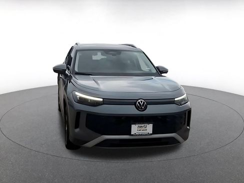 Used 2026 Volkswagen Tiguan SE AWD/4WD image 4