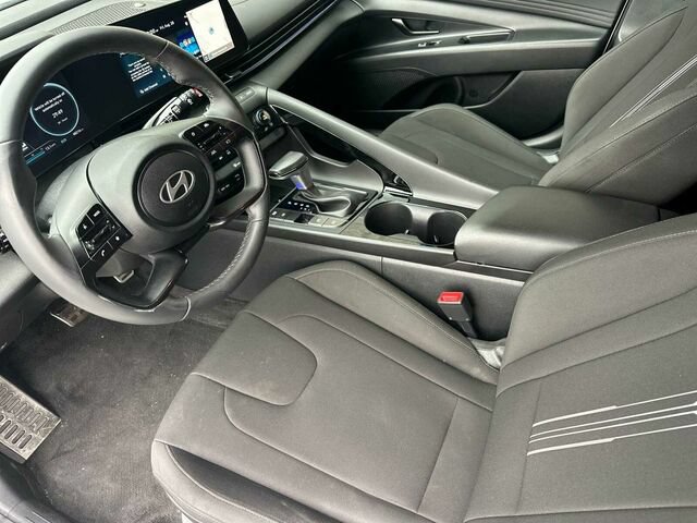 Used 2025 Hyundai Elantra SEL FWD image 10