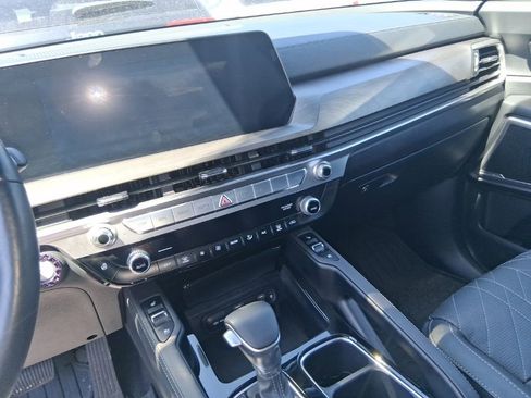 Used 2024 Kia Telluride EX X-Line AWD/4WD image 10