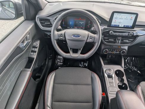 Used 2025 Ford Escape ST-Line image 16