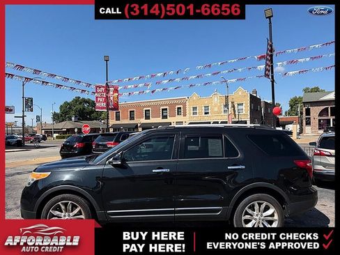 Used 2014 Ford Explorer XLT w/ Equipment Group 202A AWD/4WD image 2