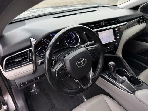 Used 2019 Toyota Camry SE image 17