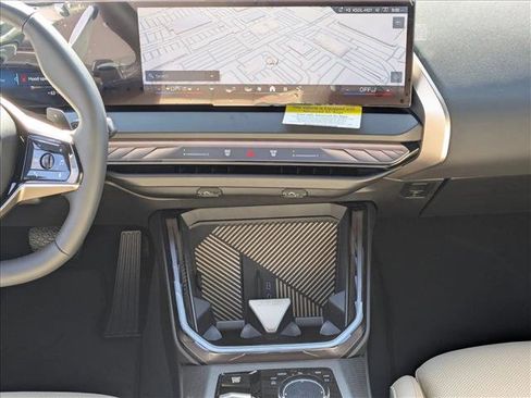 Used 2025 BMW X3 xDrive30i w/ Premium Package image 11