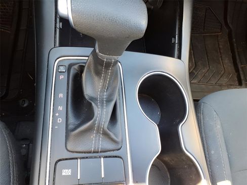 Used 2019 Kia Sorento LX image 29