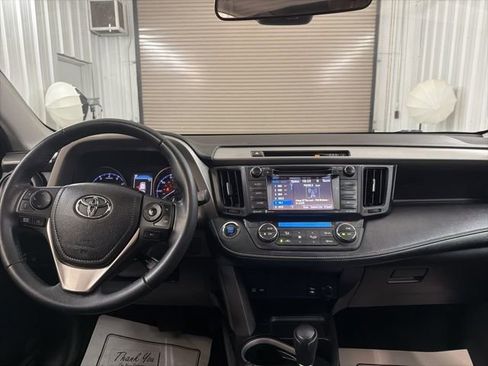 Used 2018 Toyota RAV4 XLE image 32