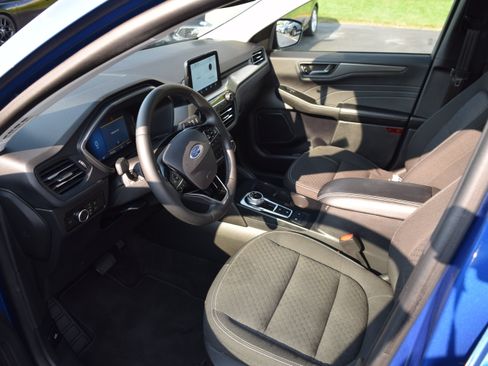 Used 2023 Ford Escape Active AWD/4WD image 9