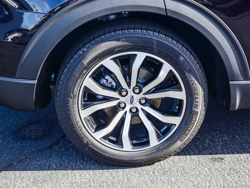 Used 2025 Ford Explorer ST-Line w/ Premium Package image 8