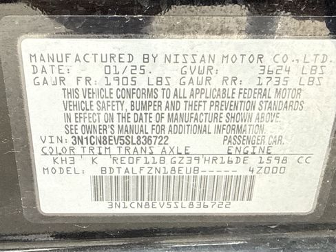 Used 2025 Nissan Versa SV FWD image 34