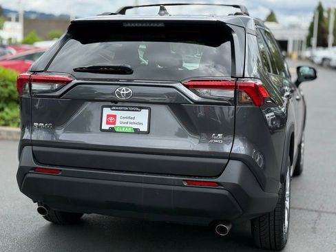 Certified 2021 Toyota RAV4 LE AWD/4WD image 4