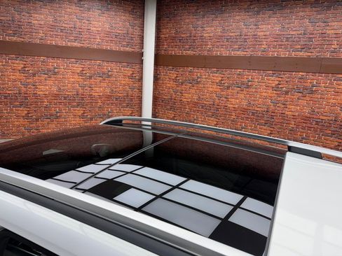 New 2025 Mercedes-Benz GLB 250 4MATIC image 25