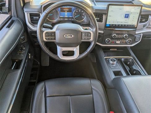 Certified 2022 Ford Expedition Max XLT image 8