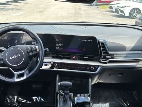 Used 2025 Kia Sportage EX image 13