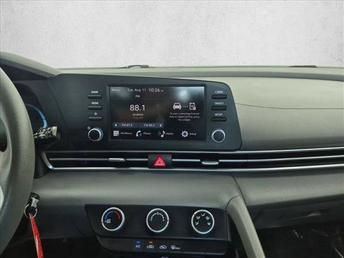 Used 2024 Hyundai Elantra SE FWD image 15