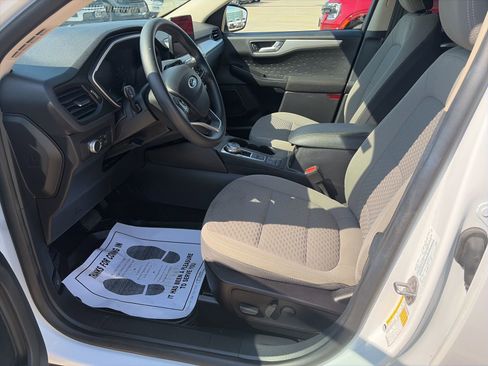 Used 2020 Ford Escape SE image 11