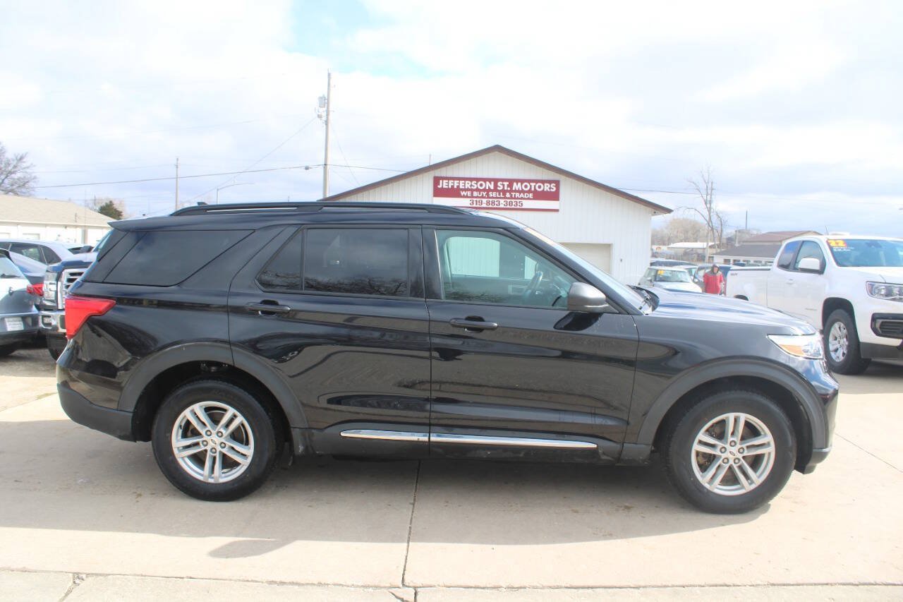 Used 2022 Ford Explorer XLT AWD/4WD image 1