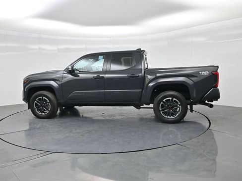Used 2024 Toyota Tacoma TRD Sport w/ TRD Sport Upgrade Package AWD/4WD image 5