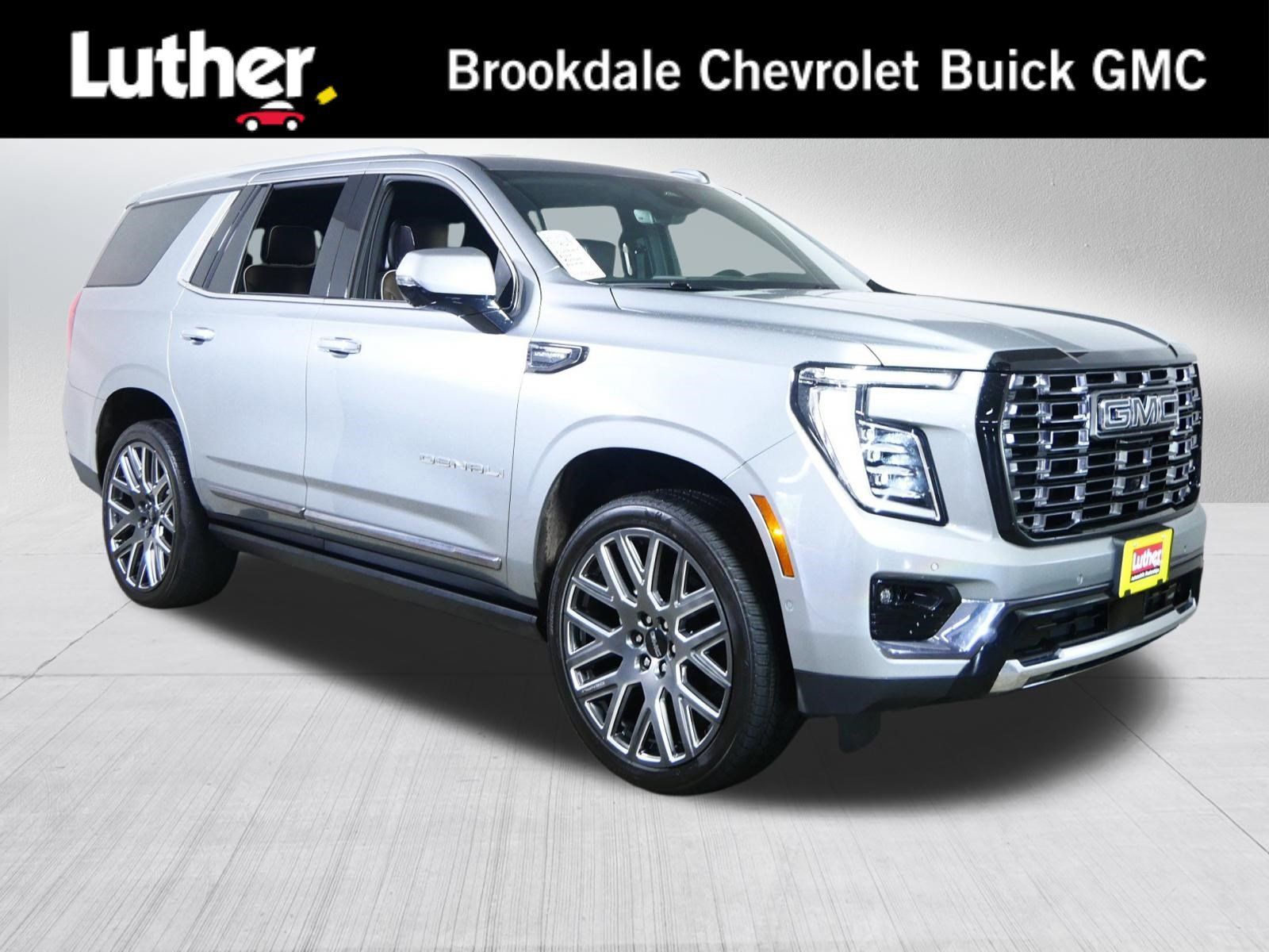 Used 2025 GMC Yukon Denali Ultimate w/ LPO, Illumination Package AWD/4WD image 1