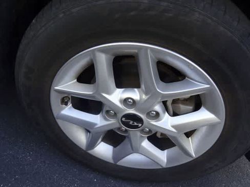 Used 2025 Kia Soul LX w/ LX Technology Package FWD image 15