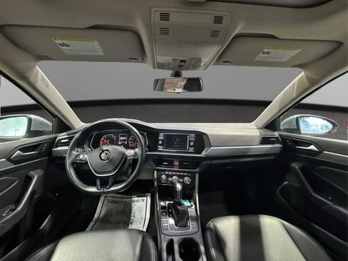 Used 2019 Volkswagen Jetta SE w/ Cold Weather Package image 26