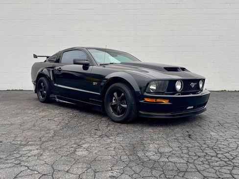 Used 2007 Ford Mustang GT image 1